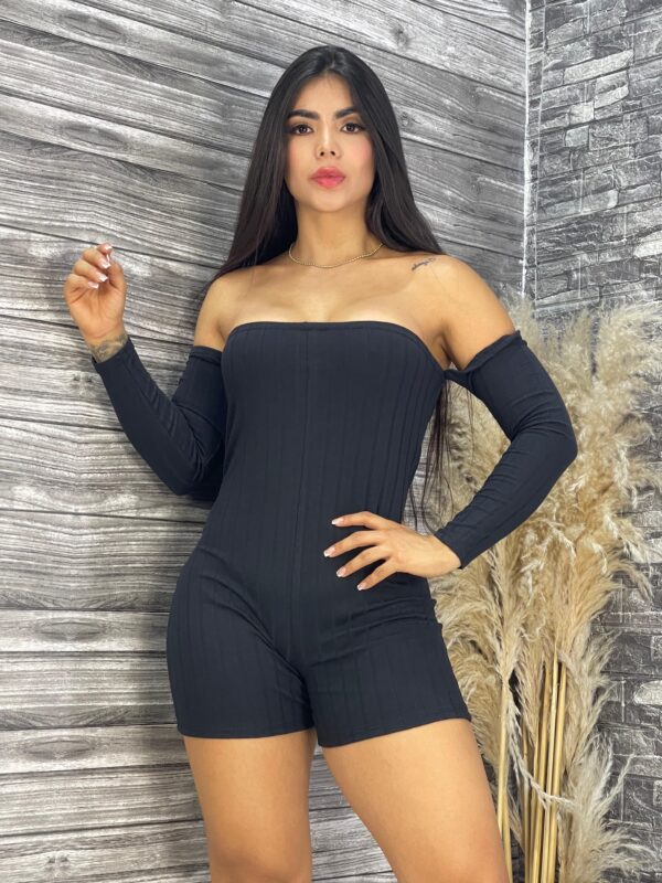 ENTERIZO STRAPLE NEGRO